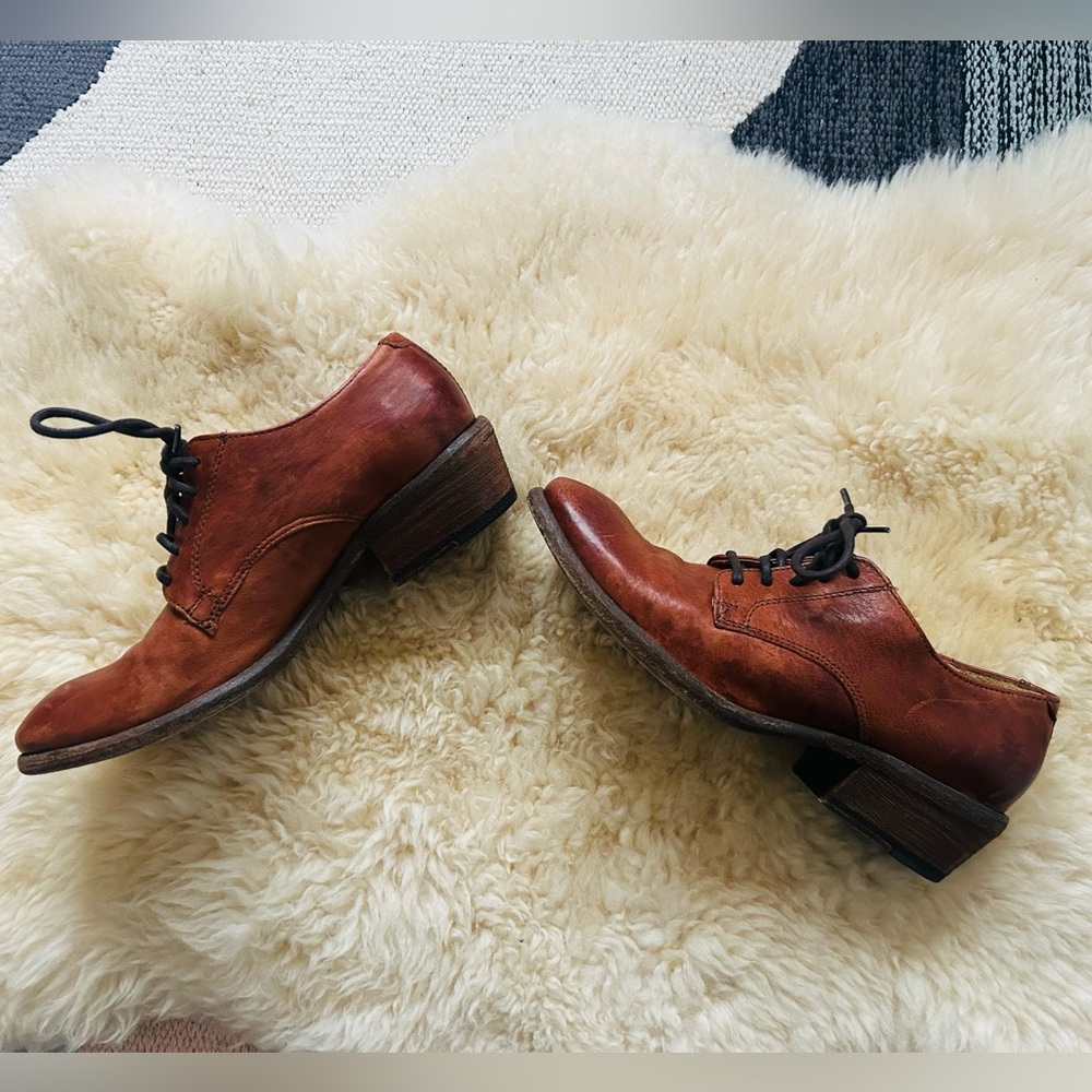 Frye Carson oxfords cognac